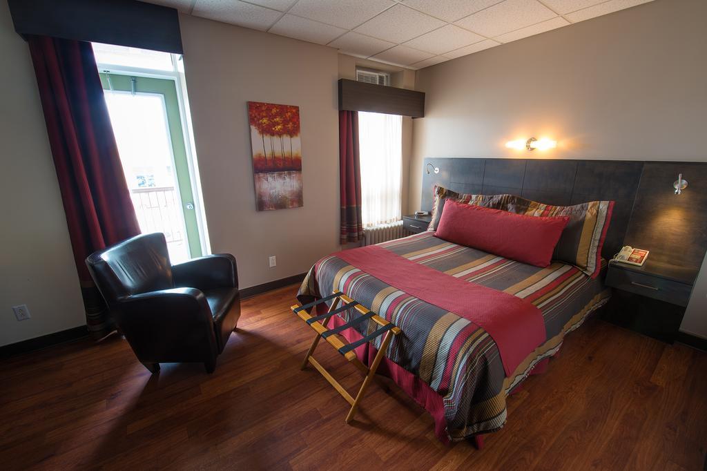 Hotel Du Fjord Chicoutimi Стая снимка