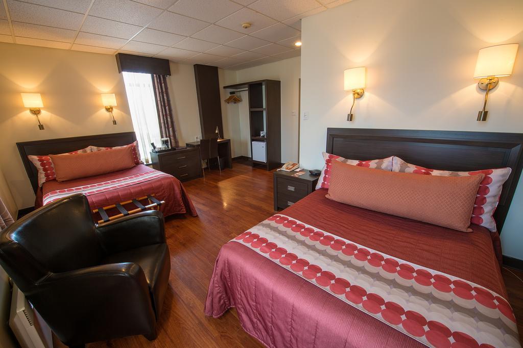 Hotel Du Fjord Chicoutimi Екстериор снимка