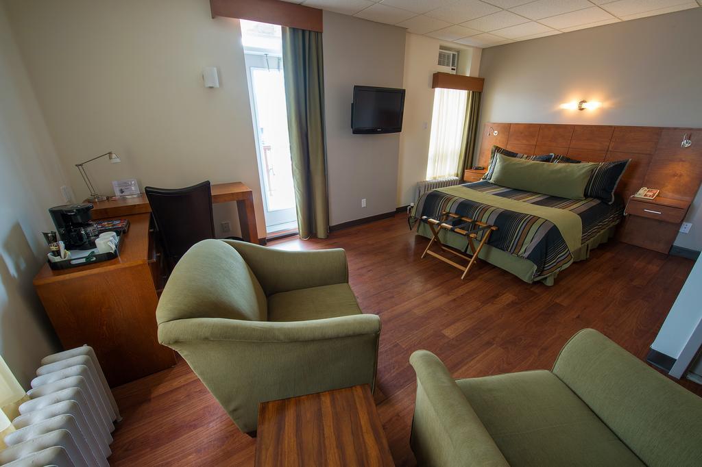 Hotel Du Fjord Chicoutimi Стая снимка