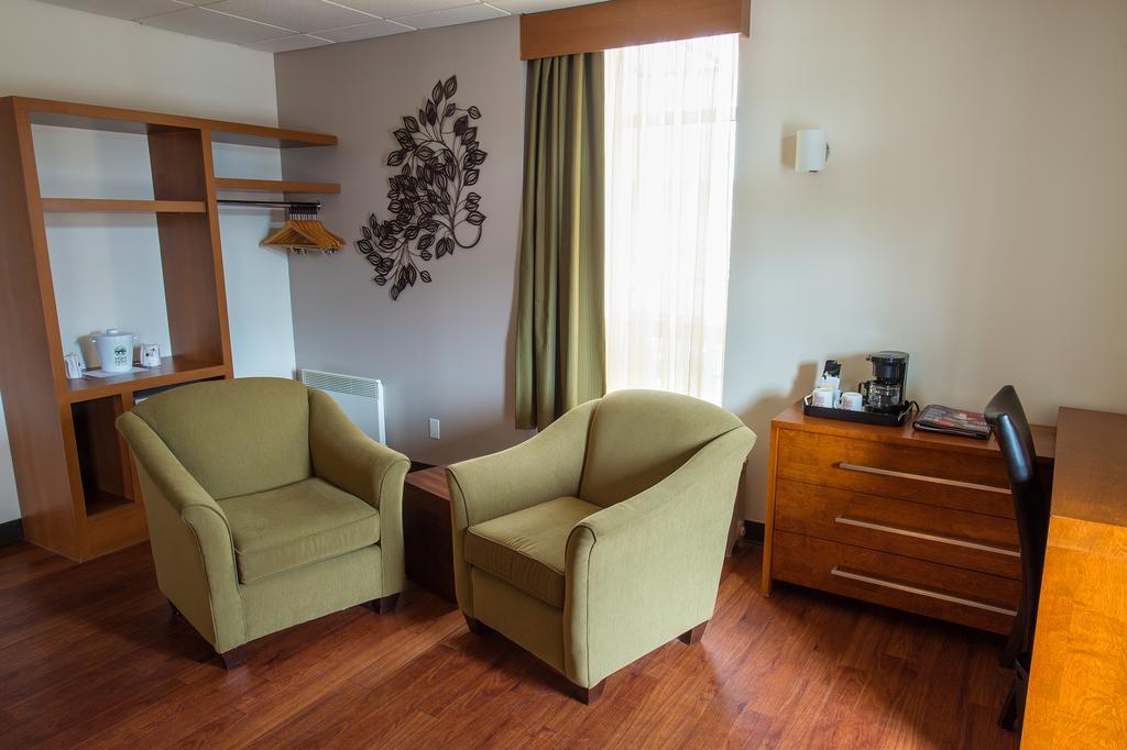 Hotel Du Fjord Chicoutimi Стая снимка