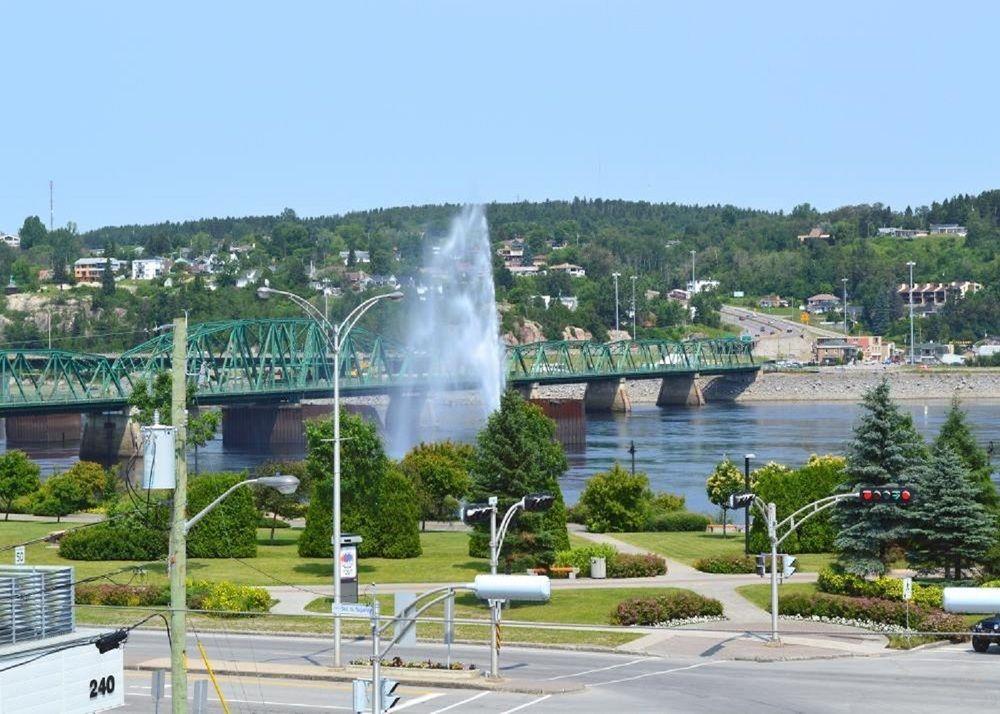 Hotel Du Fjord Chicoutimi Екстериор снимка
