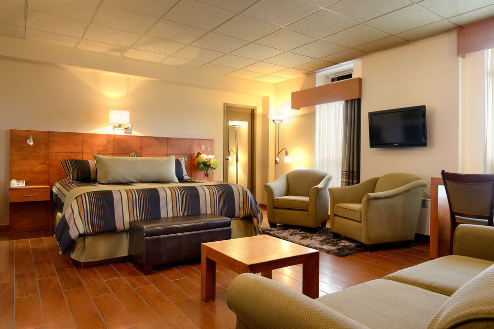Hotel Du Fjord Chicoutimi Екстериор снимка