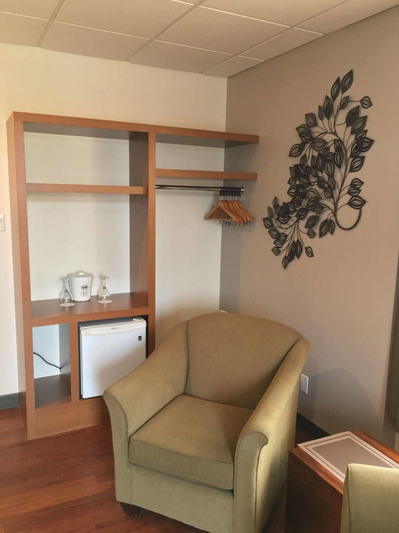 Hotel Du Fjord Chicoutimi Екстериор снимка