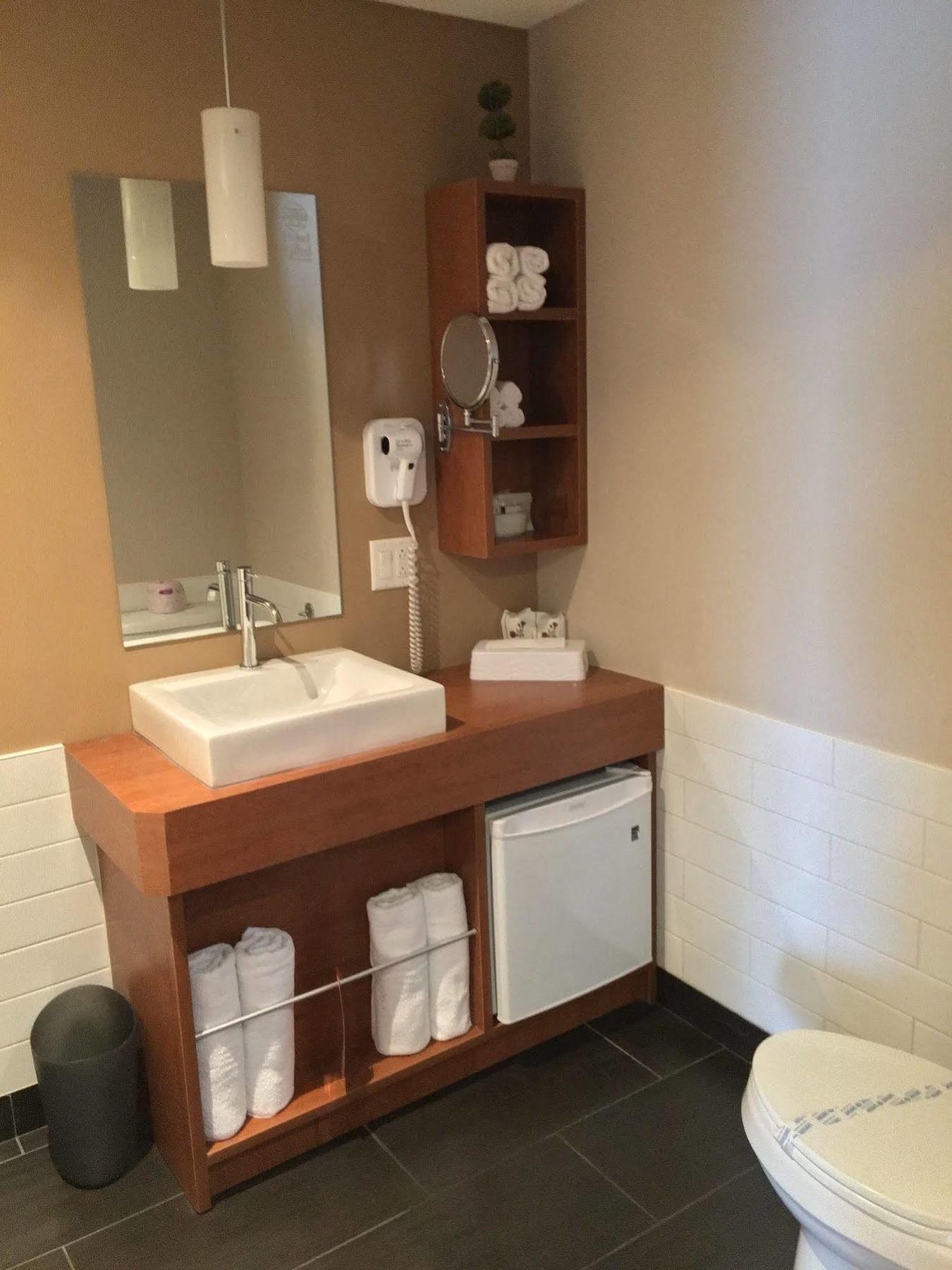 Hotel Du Fjord Chicoutimi Екстериор снимка