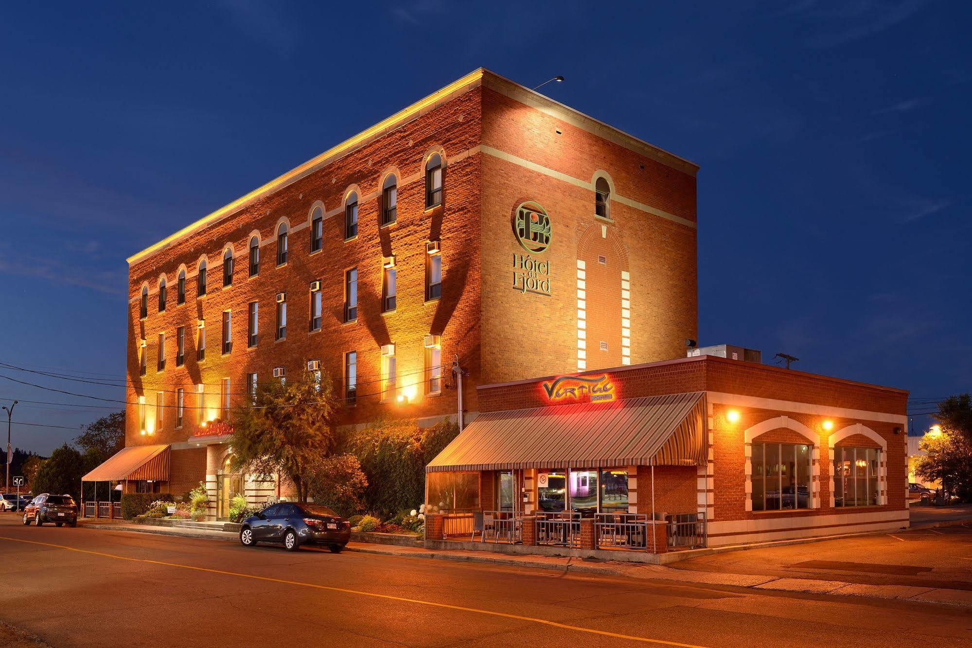 Hotel Du Fjord Chicoutimi Екстериор снимка
