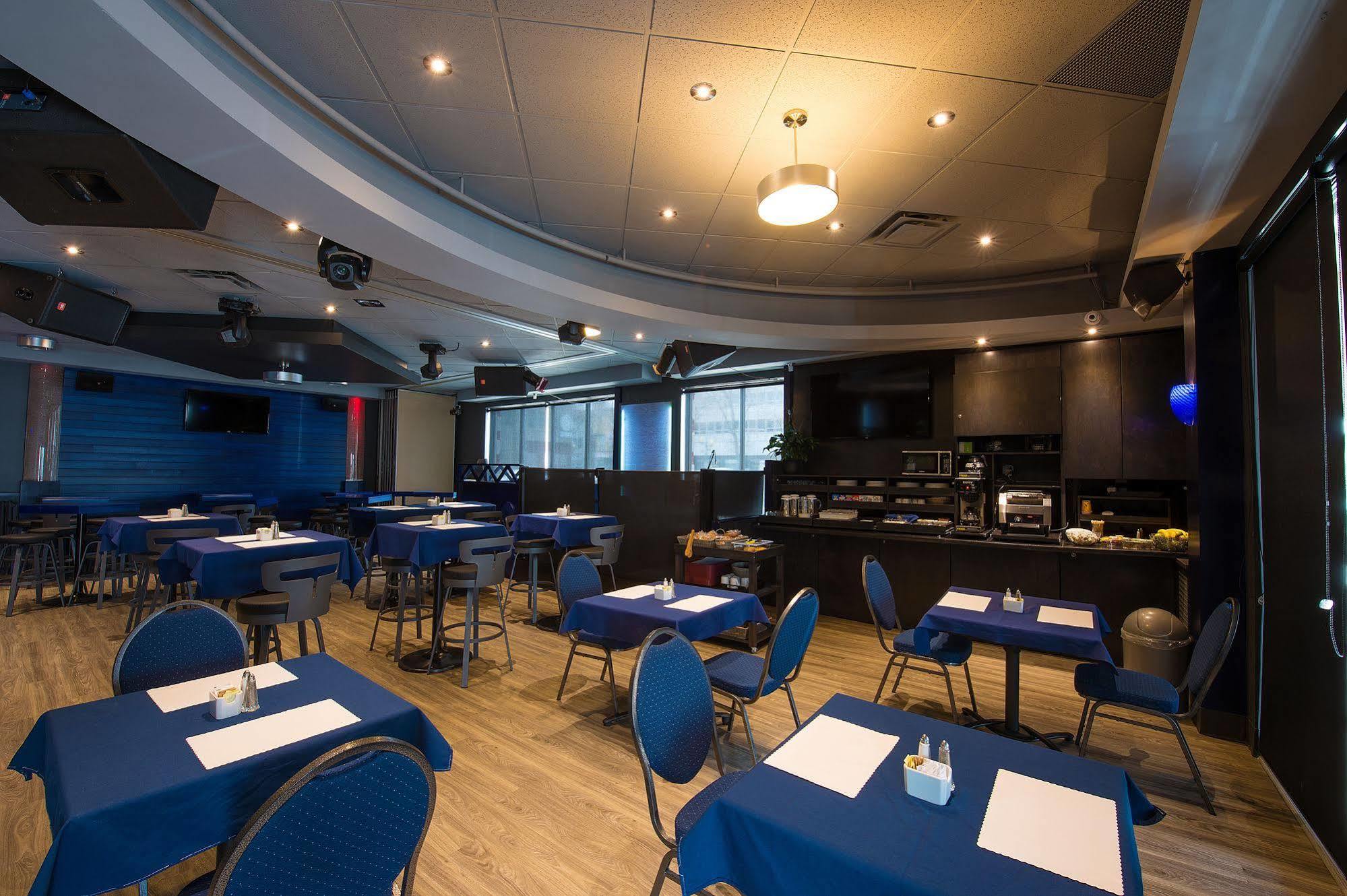 Hotel Du Fjord Chicoutimi Екстериор снимка